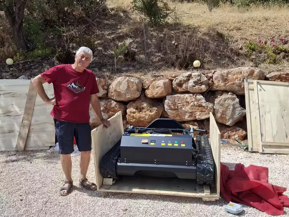 Really impressed with this remote‑controlled crawler mower!